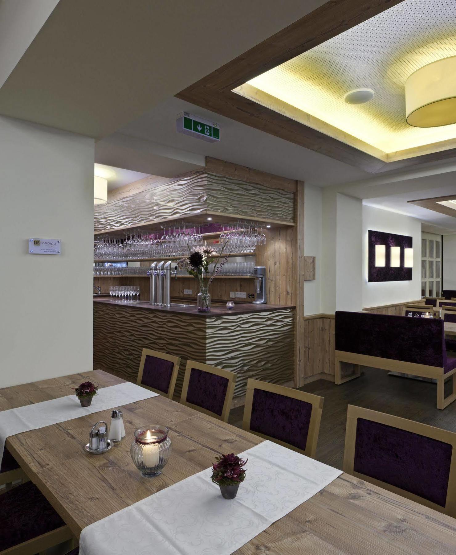 Hotel Restaurant Wallner I Contactless Check-In 상트발렌틴 외부 사진