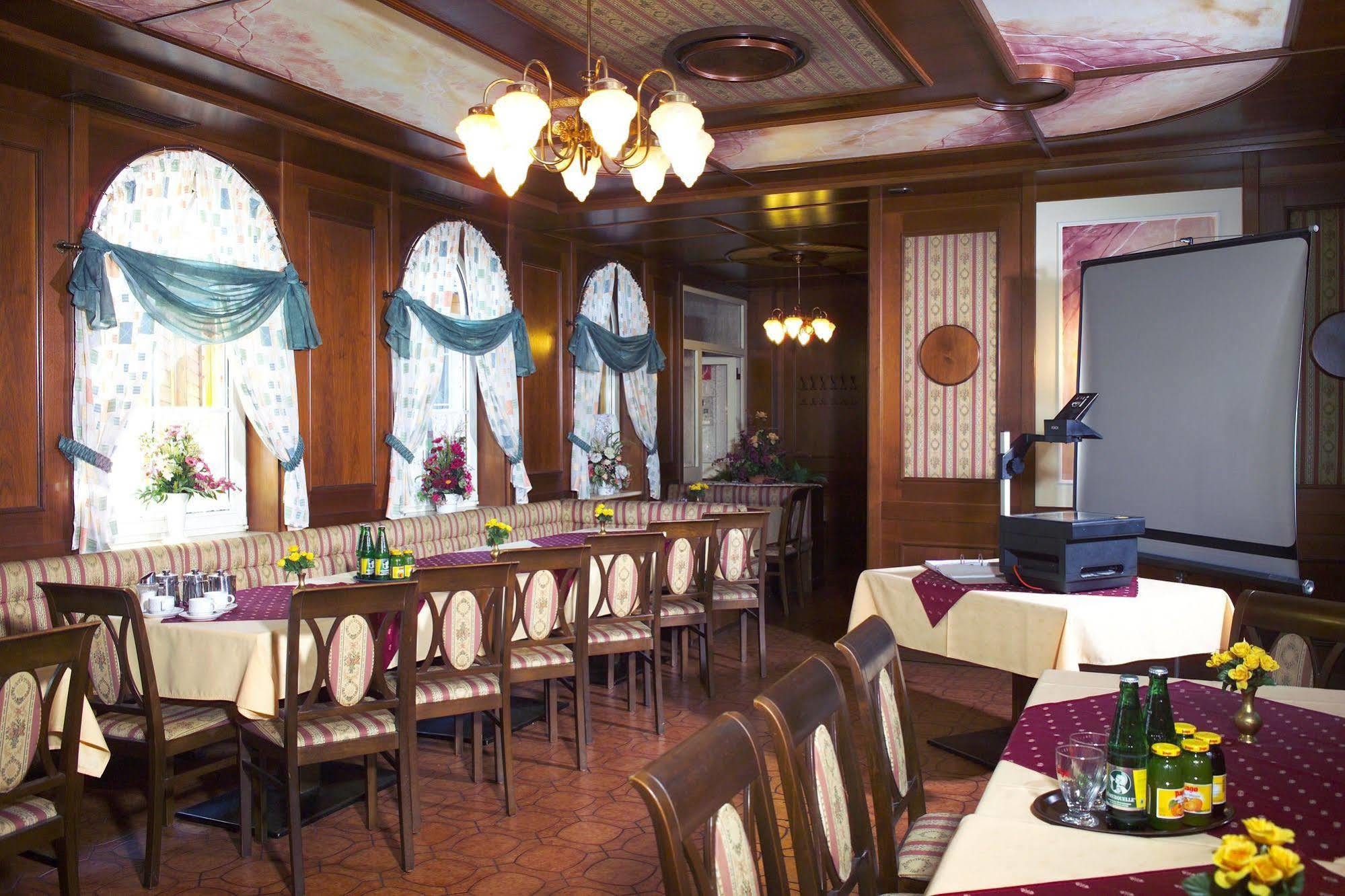 Hotel Restaurant Wallner I Contactless Check-In 상트발렌틴 외부 사진