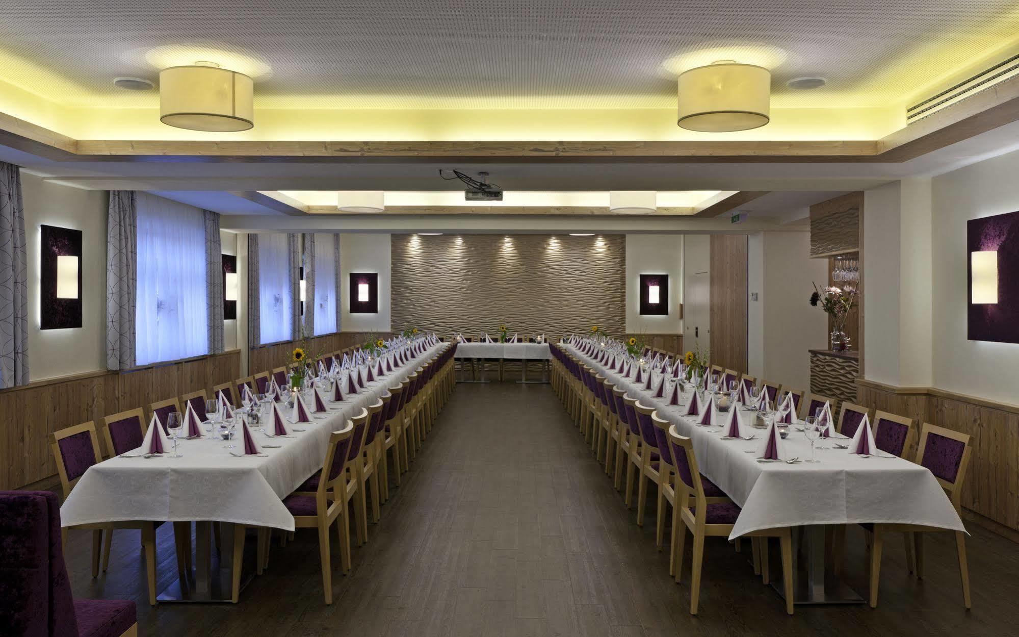 Hotel Restaurant Wallner I Contactless Check-In 상트발렌틴 외부 사진